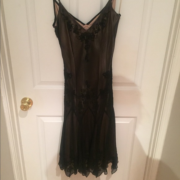 Beautiful beaded Georgiou dress - Picture 2 of 4